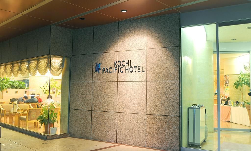 Kochi Pacific Hotel Luaran gambar